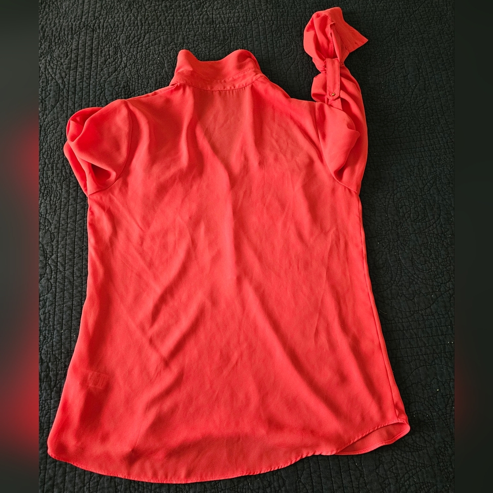 Pink partial button up blouse - Picture 2 of 4